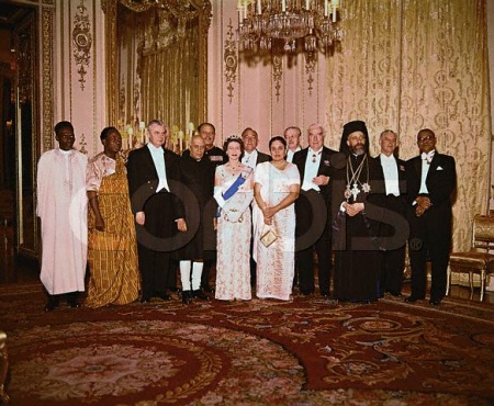 Queen-Elizabeth-and-Commonwealth-Ministers-London-England-march-16-1961